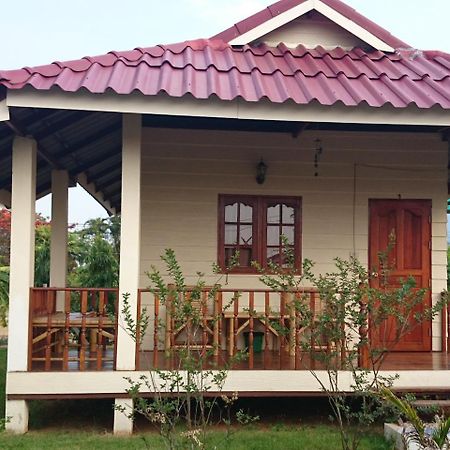 Smile Resort Mae Rim Bagian luar foto