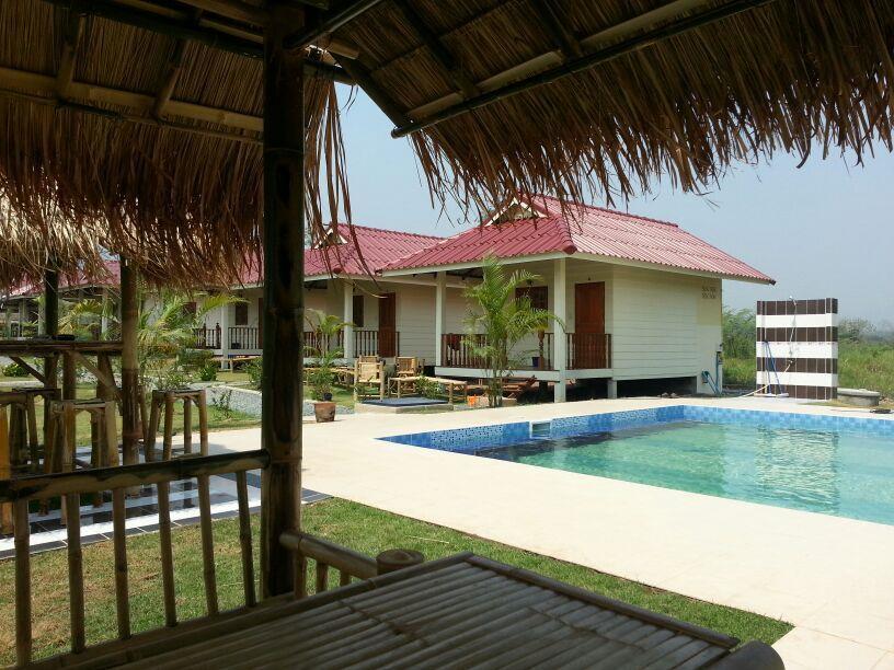 Smile Resort Mae Rim Bagian luar foto