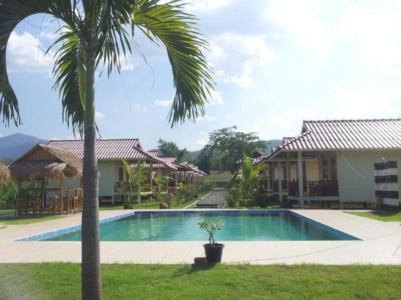 Smile Resort Mae Rim Bagian luar foto