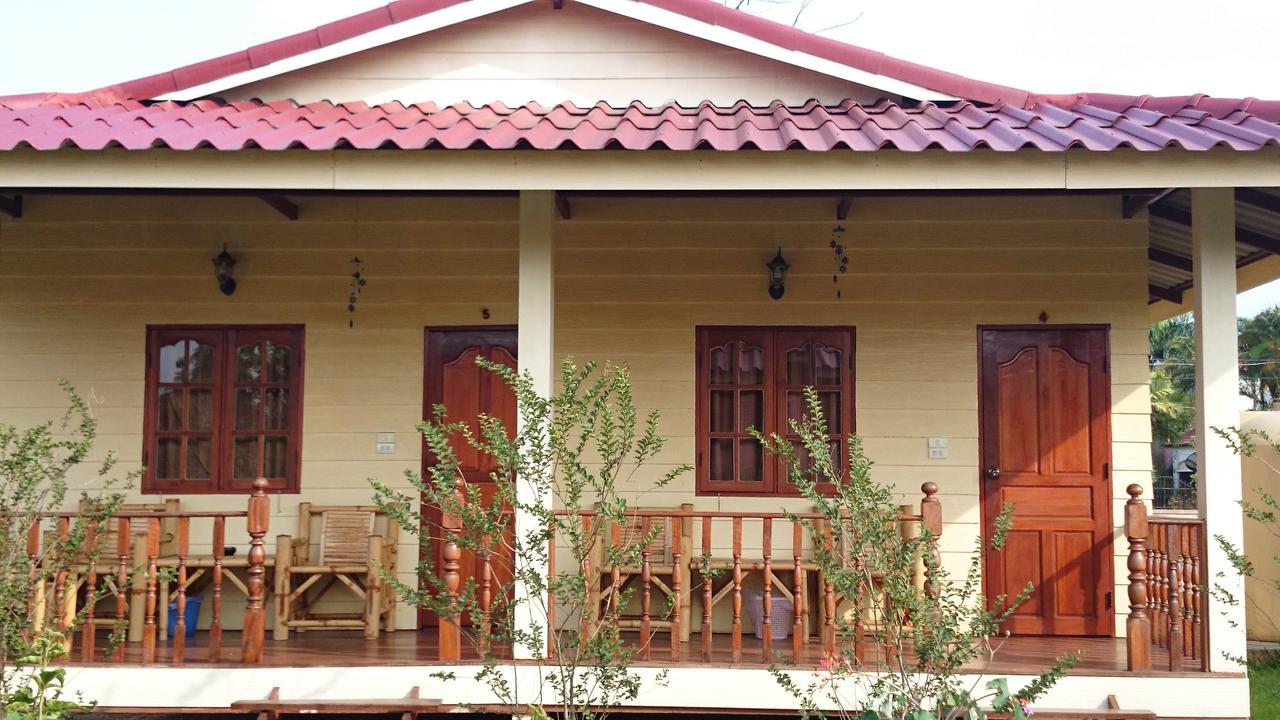 Smile Resort Mae Rim Bagian luar foto