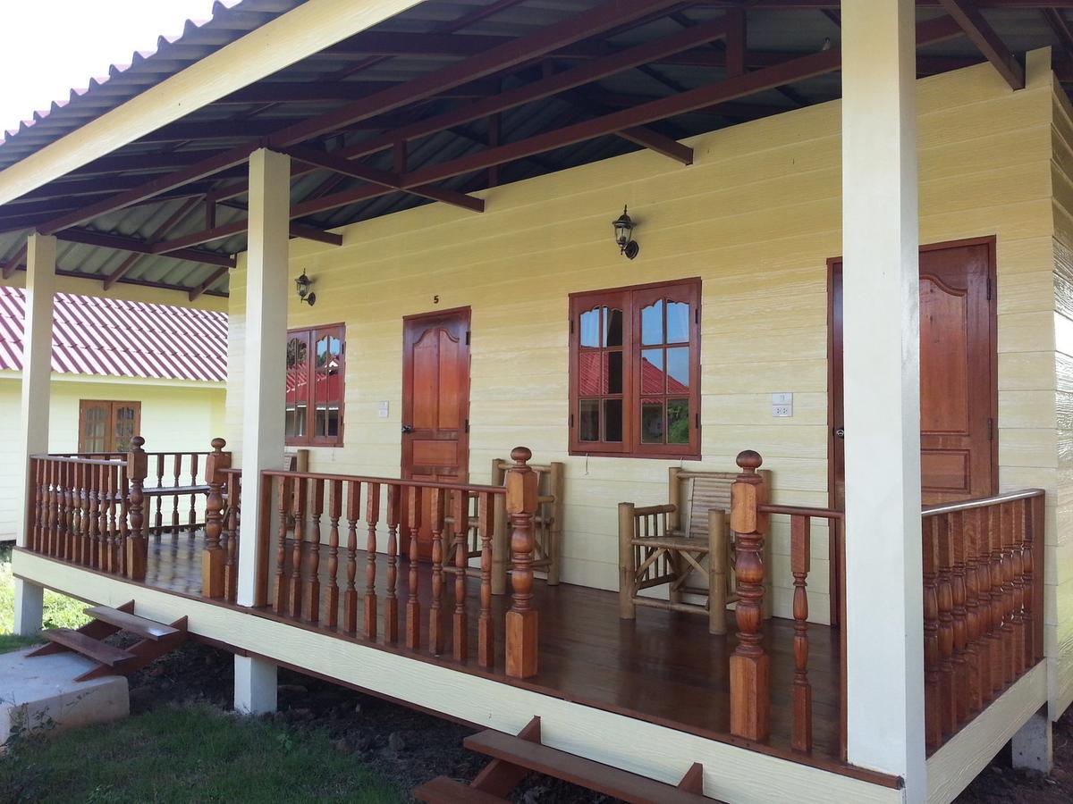 Smile Resort Mae Rim Bagian luar foto