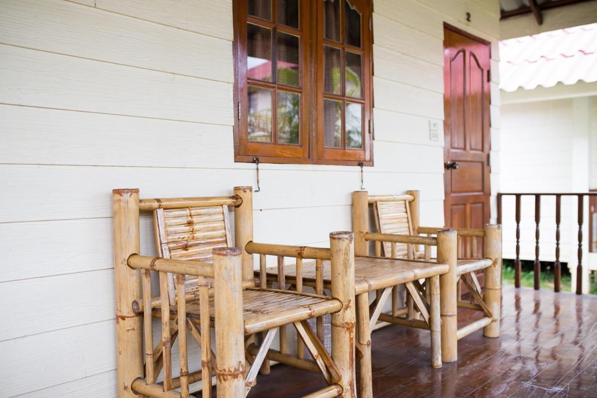 Smile Resort Mae Rim Bagian luar foto
