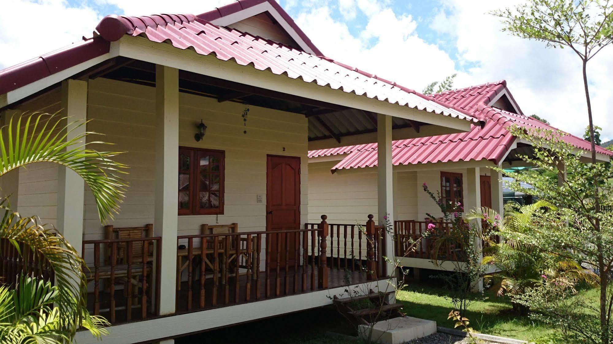 Smile Resort Mae Rim Bagian luar foto