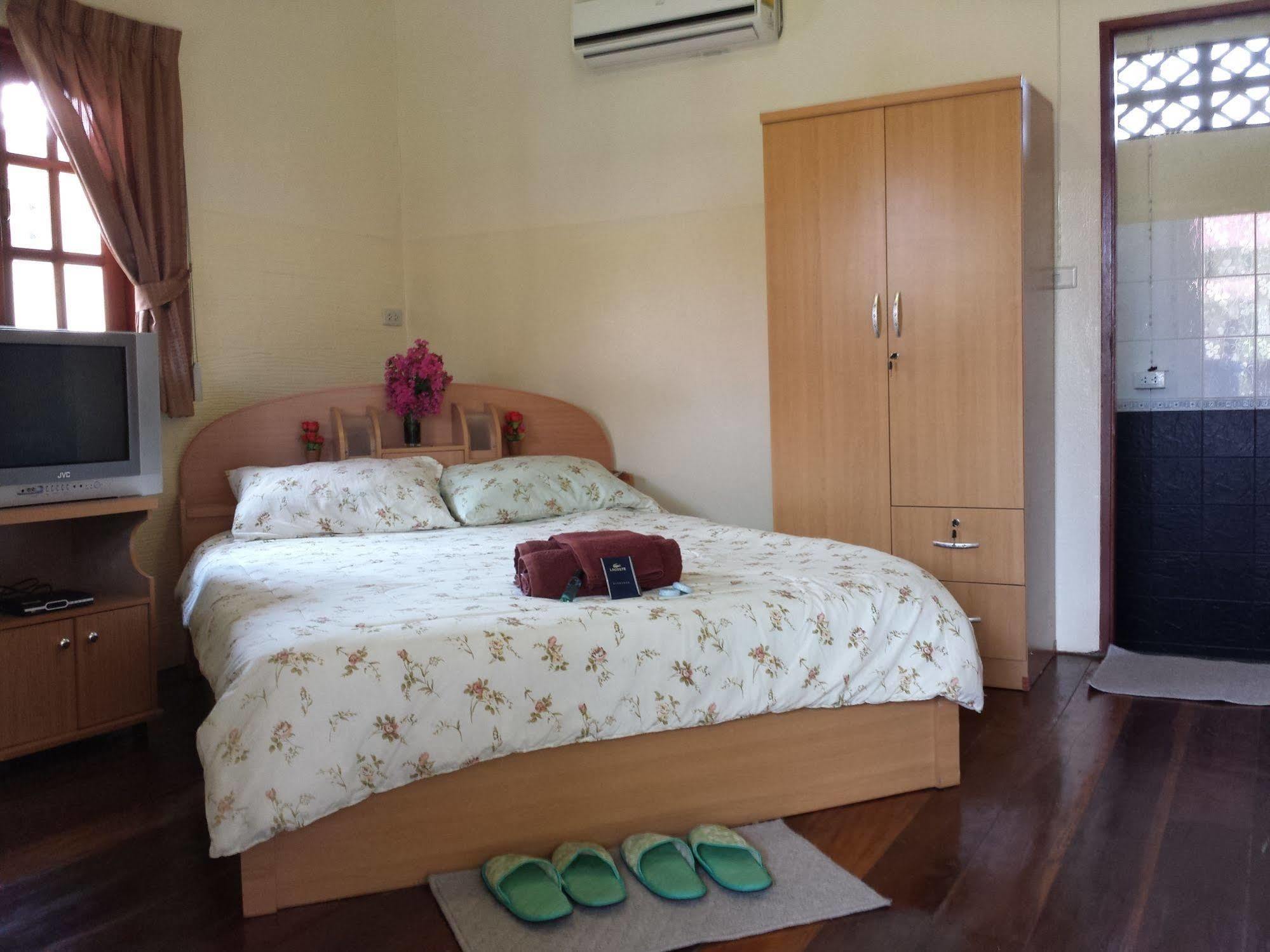Smile Resort Mae Rim Bagian luar foto
