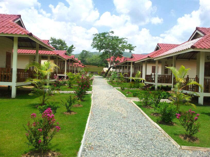 Smile Resort Mae Rim Bagian luar foto